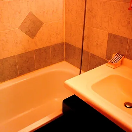 Apartment Cosy 4 Pers Au Centre, Wifi, Balcon Sud - Fr-1-814-23 Besse-et-Saint-Anastaise